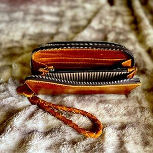 Non-branded double sided wallet